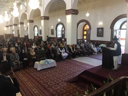 اشرف غني دښځو په غونډه کې