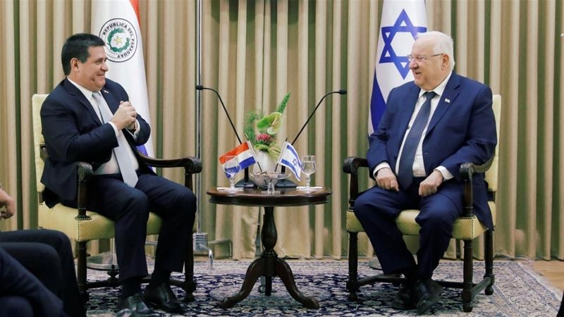 د سفارت تر افتتاح وړاندې، د پاراګوای ولسمشر هوراسیو کارتس د اسراییلو له ولسمشر رووین ریولین سره ولیدل - رویټرز