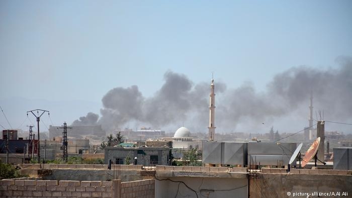 د سوریې درعا ښار کې بمبار - ارشیف