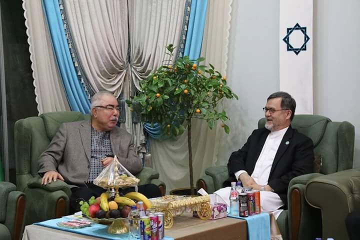 سرور دانش، دوستم