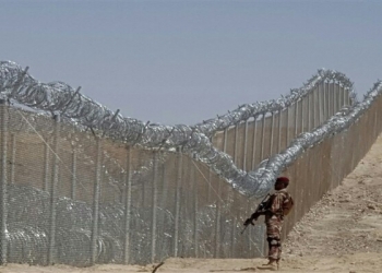 د ډیورند پر فرضي کرښه،غځول شوی اغزن تار