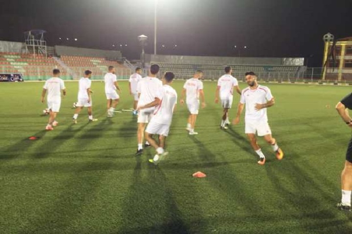 د فلسطين فوټبال لوبډله د کابل په لوبغالي کې تمرينات کوي