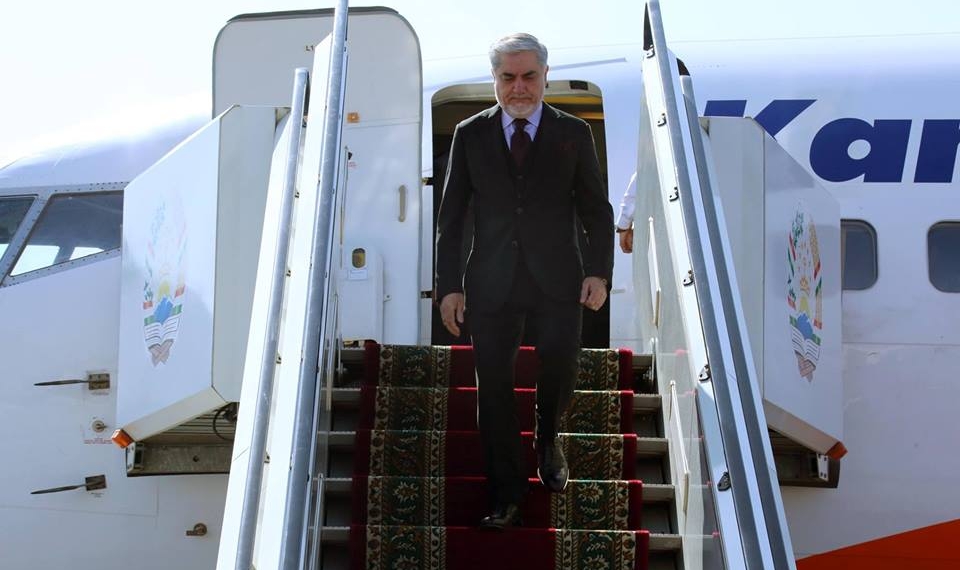 رییس اجراییه جمهوری اسلامی افغانستان وارد تاجیکستان گردید - ریاست اجراییه جمهوری اسلامی افغانستان / پنجشنبه ۱۹ میزان/ ۱۳۹۷