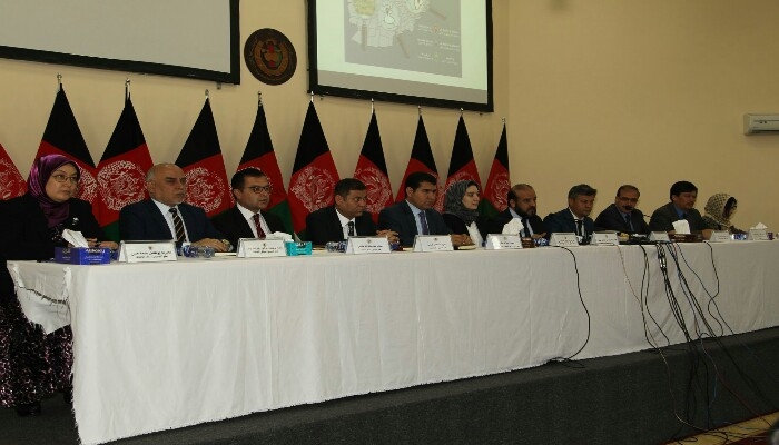 اشرف غني د ټاکنو کمیسیونونو مشران له دندو لرې،څارنوالۍ ممنوع الخروج کړل