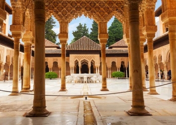 دا دحمرا تاریخی قصر دی